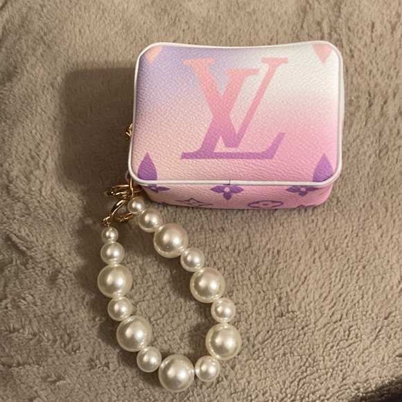 ‼️SOLD ‼️LV Wapity Case Sunrise Pastel - Picture 7 of 14